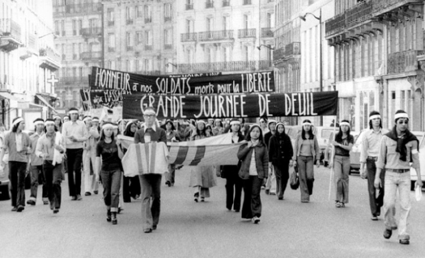1975 - Sinh viên VN tại Pháp “để tang” cho đất nước ngày 30/4.