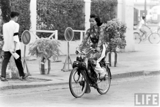 Solex trên đường phố Sài Gòn