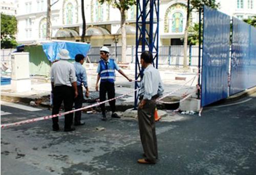Tác giả thẫn thờ đứng nhìn công trường Lam Sơn đang bị phá bỏ